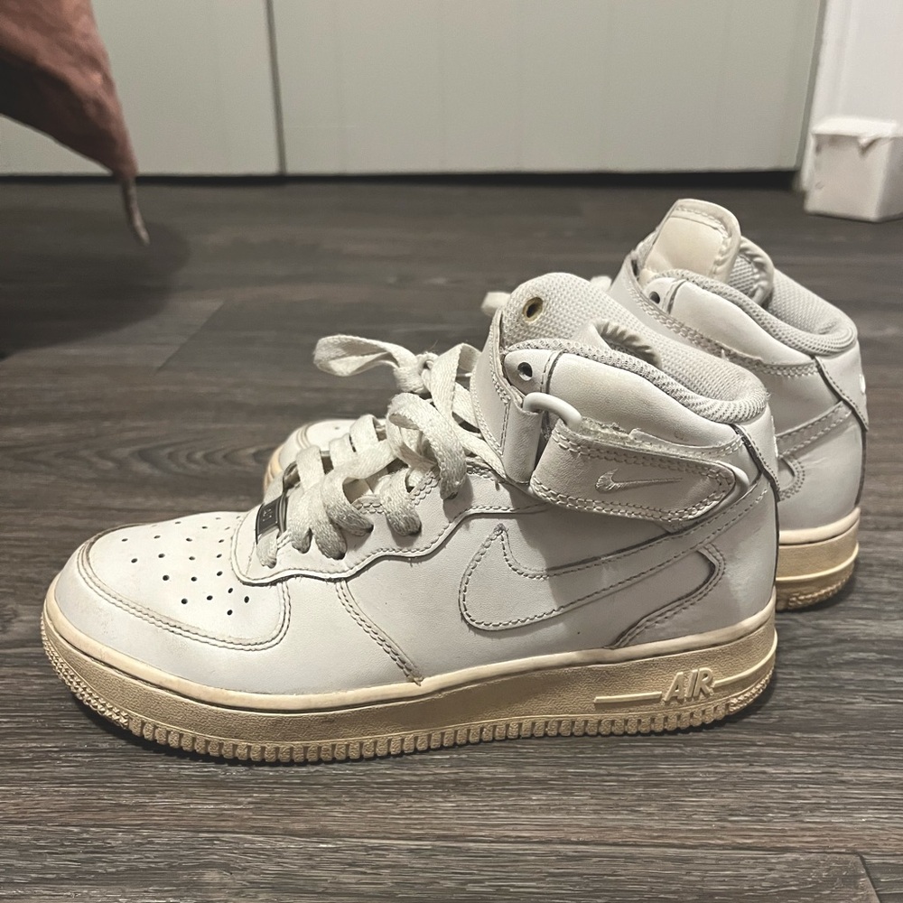 NIKE Air Force 1 Mid